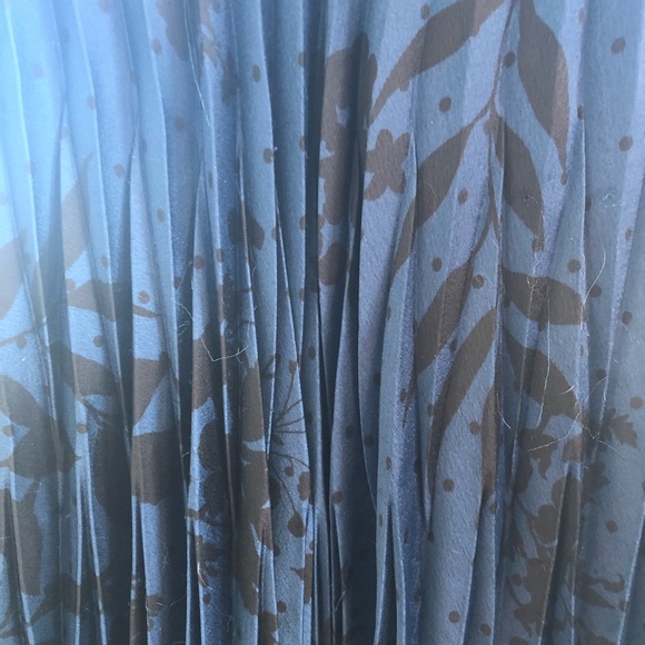 H&M Skirt - Picture 3 of 5